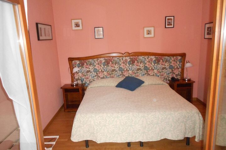 Room 13 of 73