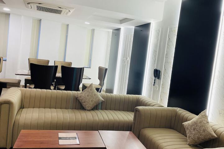 Room 17 of 30