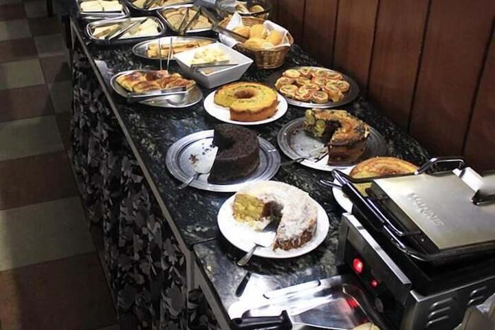 Dining 38 of 60