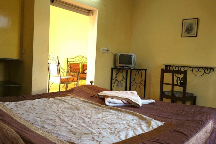 Room 2 of 67