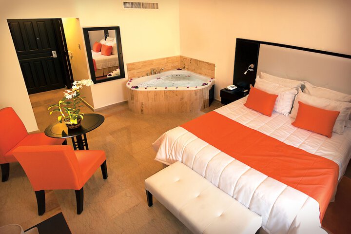 Room 5 of 95