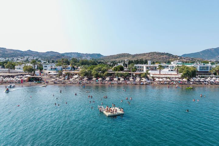 Kefi Beach and Suites