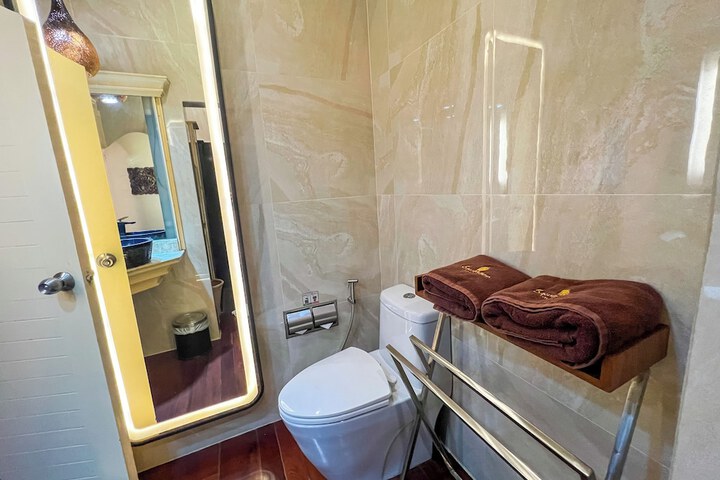 Room 58 of 221