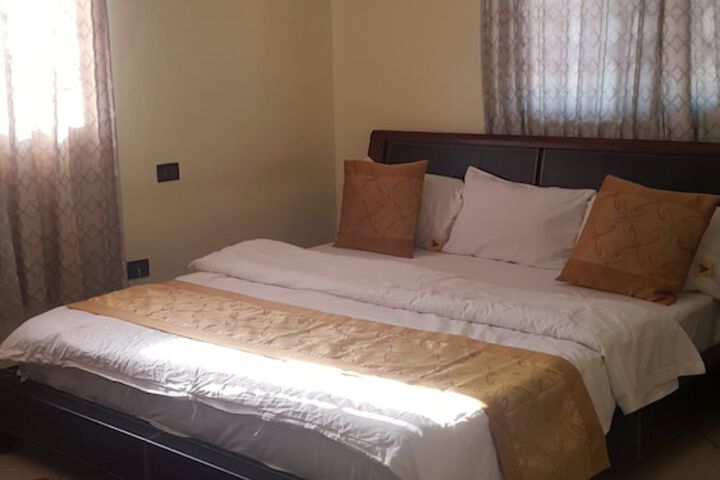 Room 5 of 32