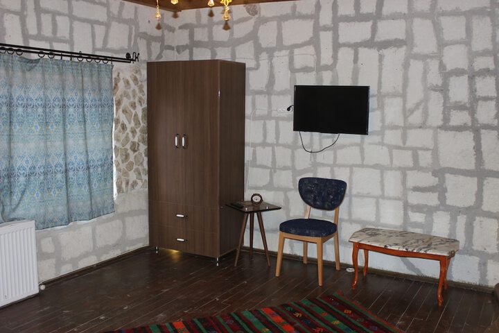 Room 16 of 61