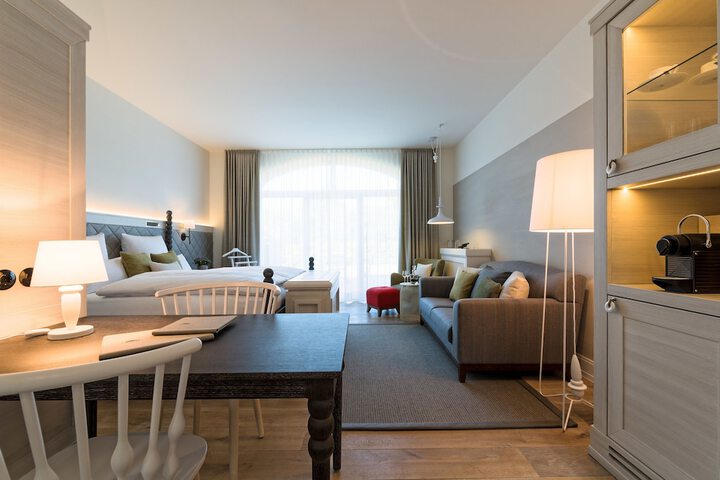 Room 4 of 114