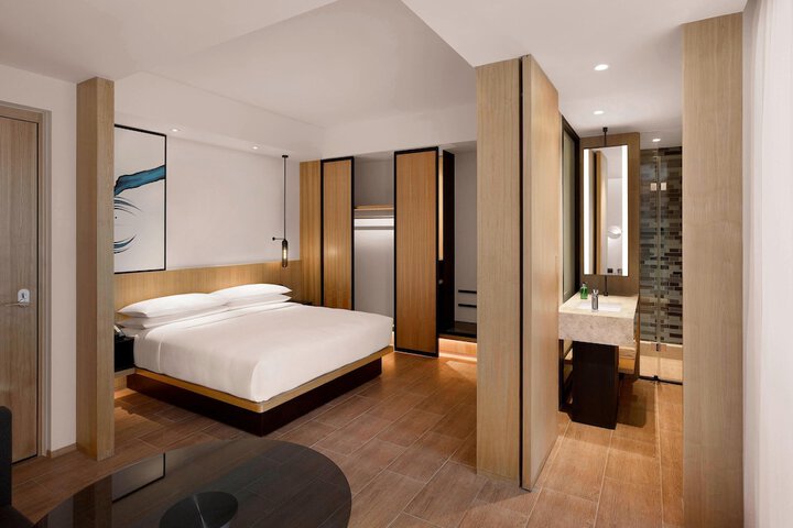 Room 6 of 36