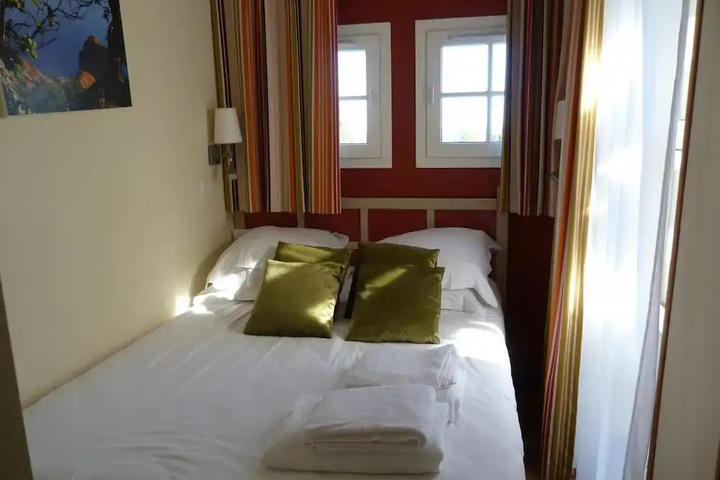 Room 3 of 22