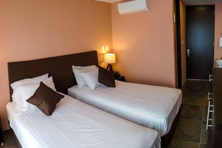 Room 13 of 72