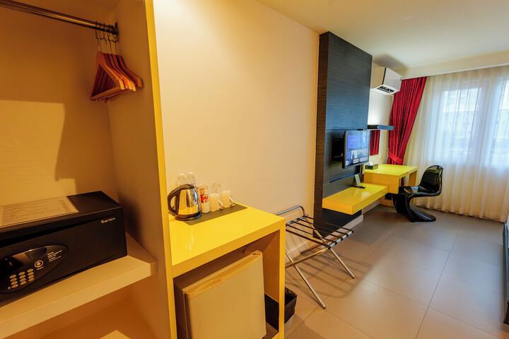 Room 47 of 77