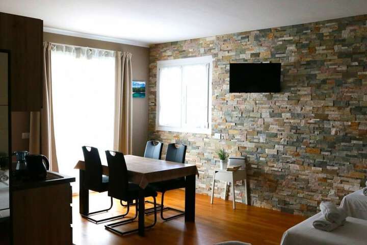 Room 8 of 19