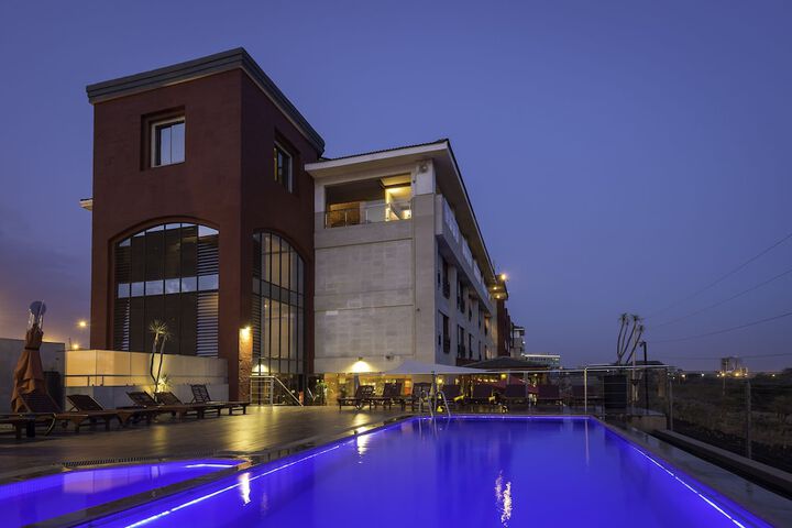 Pool Hotel