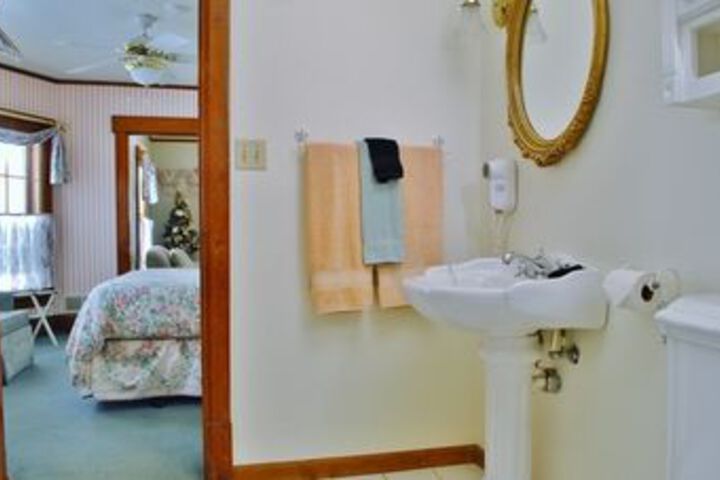 Room 31 of 200