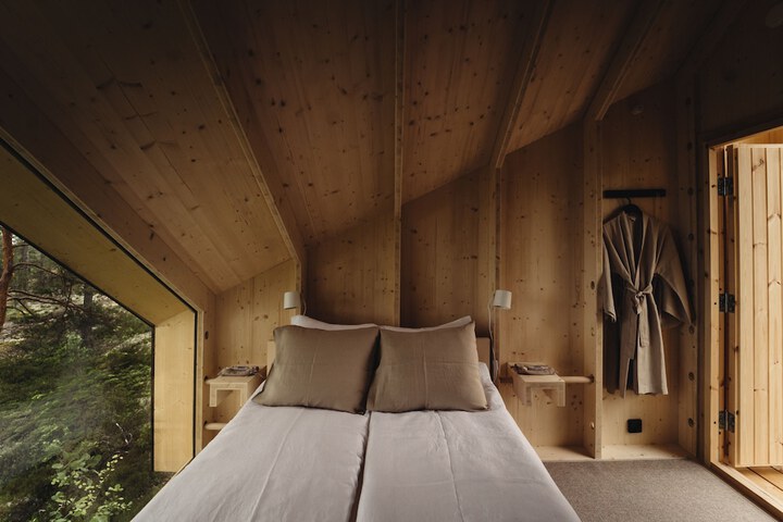 Room 3 of 31