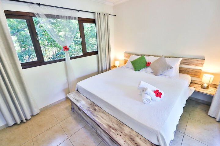 Room 4 of 55