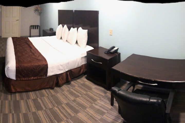 Room 3 of 16