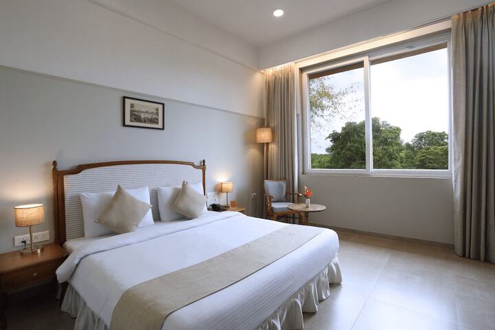 Room 25 of 103