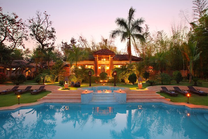 Pool Hotel
