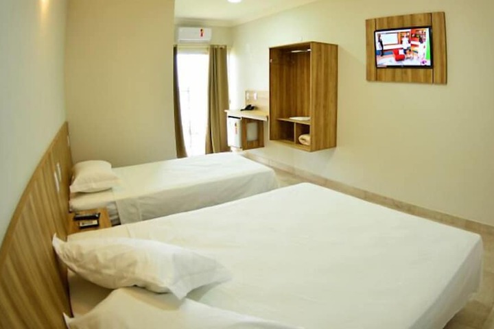 Room 4 of 19