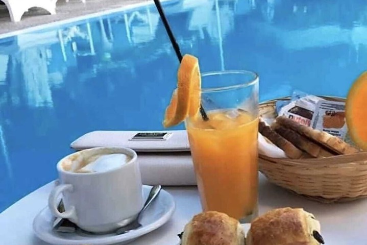 Breakfast/Coffee Service 88 of 113
