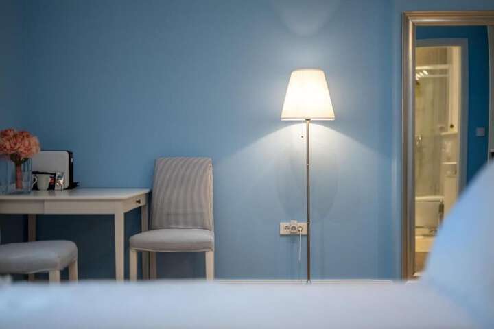 Room 10 of 36