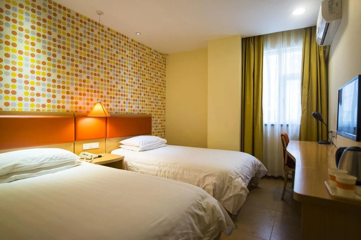 Room 7 of 23