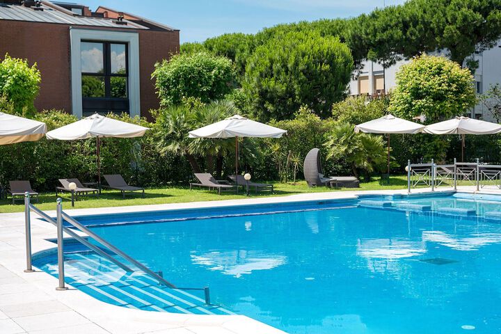 Hotel with Pool