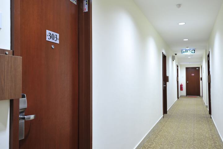 Ballroom/Hall 29 of 32