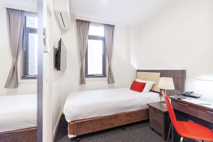 Room 7 of 34