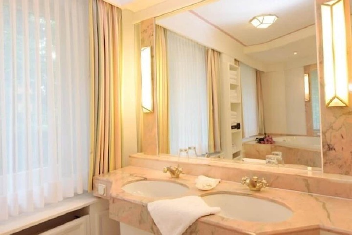 Room 56 of 70