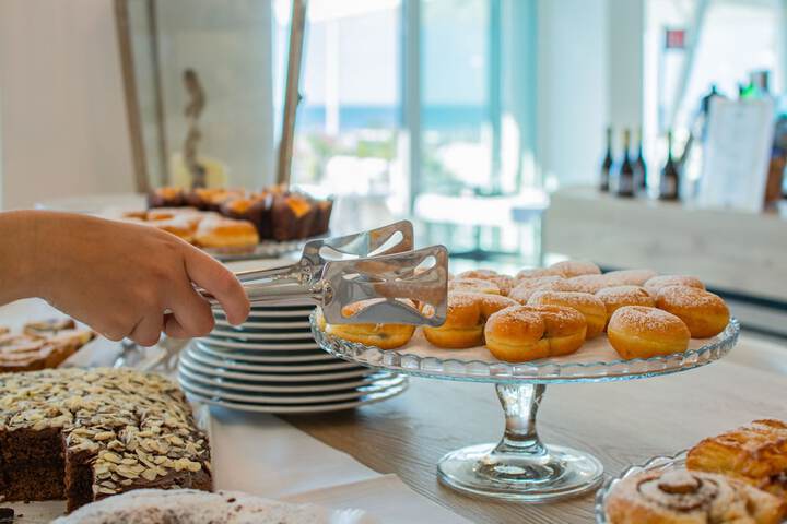 Breakfast/Coffee Service 63 of 82