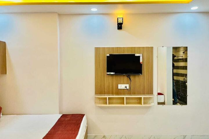 Room 9 of 22