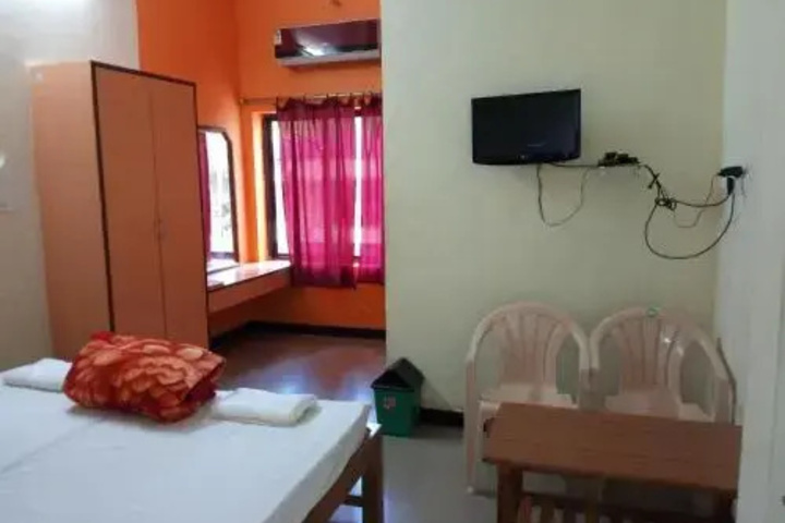 Room 2 of 10