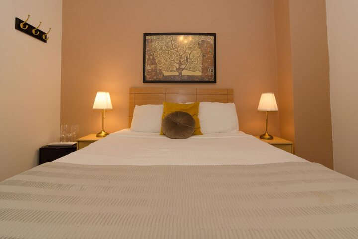 Room 18 of 87