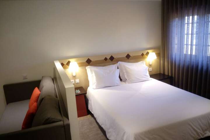 Room 16 of 52