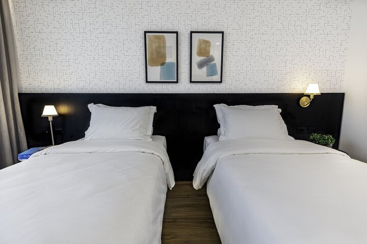 Room 27 of 78