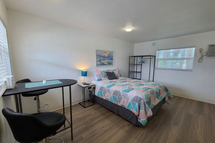 Room 25 of 166
