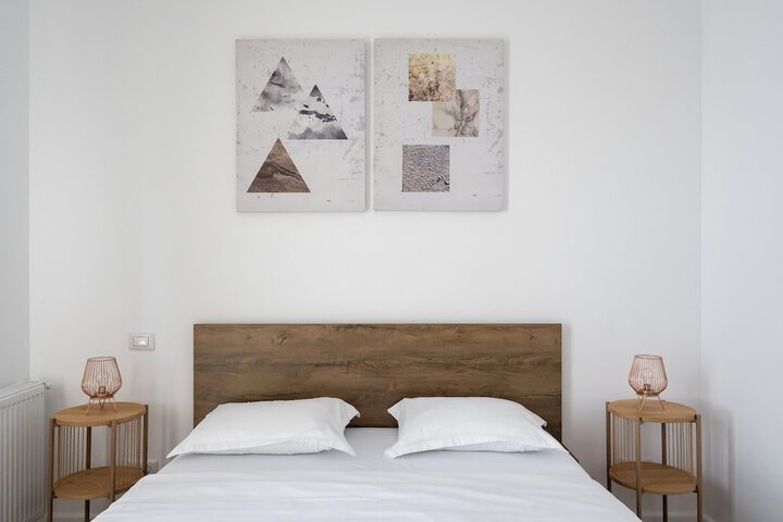 Room 42 of 355