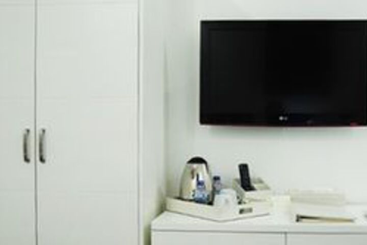 Room 8 of 24
