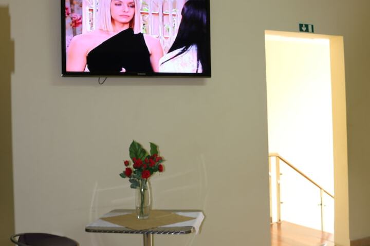 Lounge 15 of 15