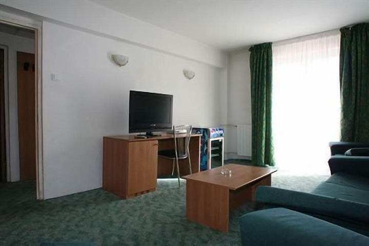 Room 18 of 40