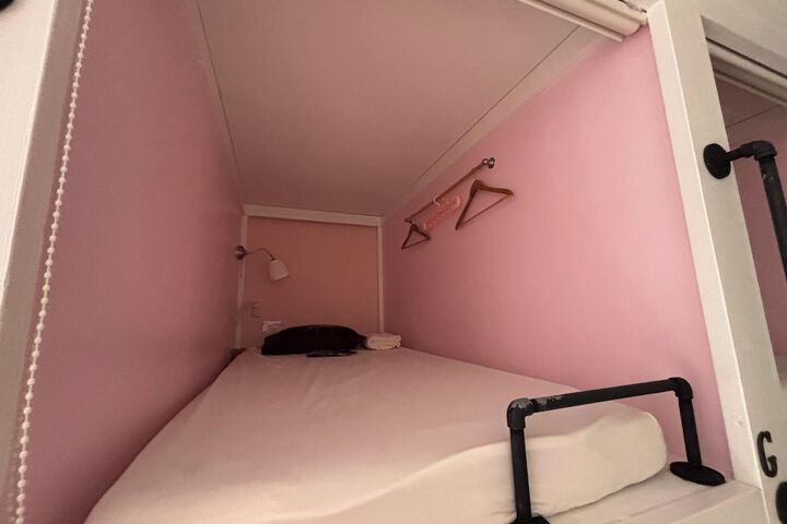 Room 16 of 36