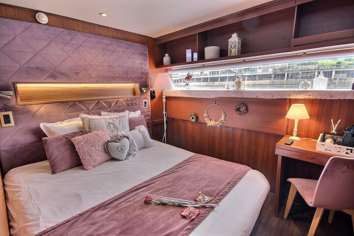Room 8 of 62