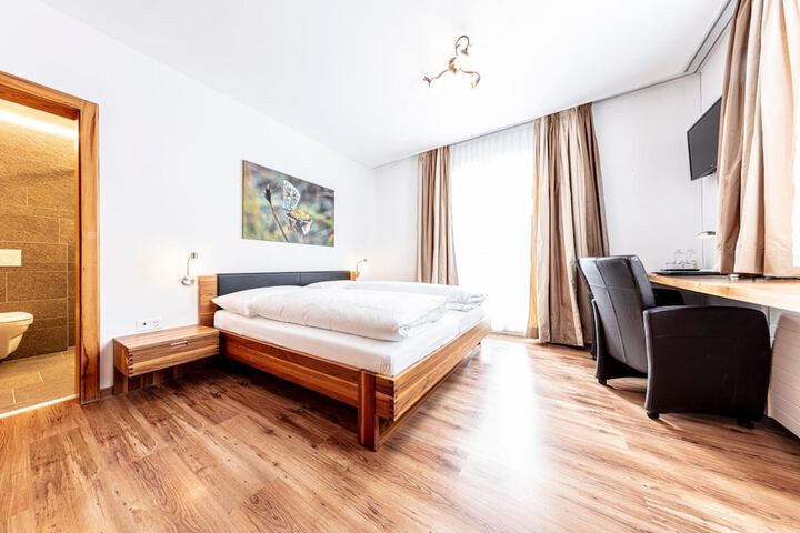 Room 9 of 52
