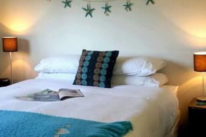 Room 10 of 18