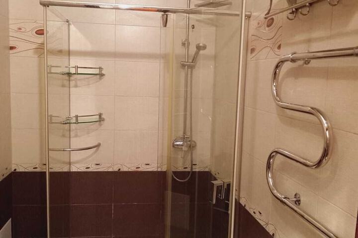Room 10 of 42