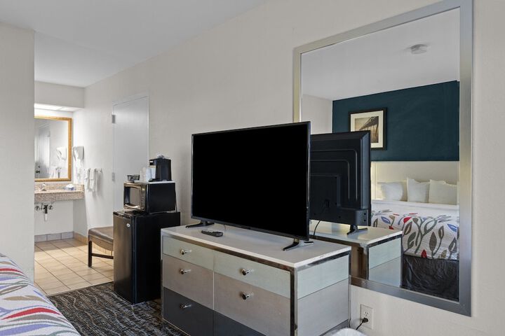 Room 21 of 63