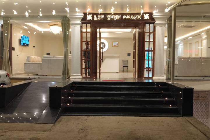 Hotel Interior 3 of 118