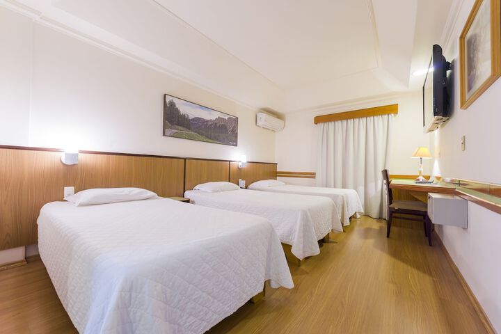 Room 4 of 66