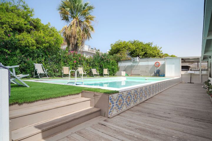 Pool 118 of 172